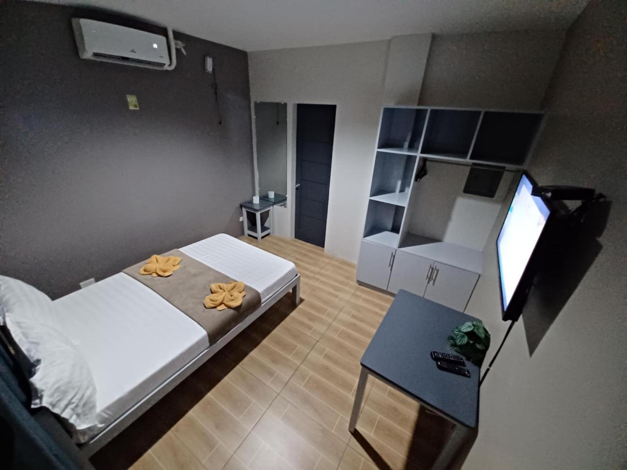 2020 Travelers Inn Dumaguete City Eksteriør bilde